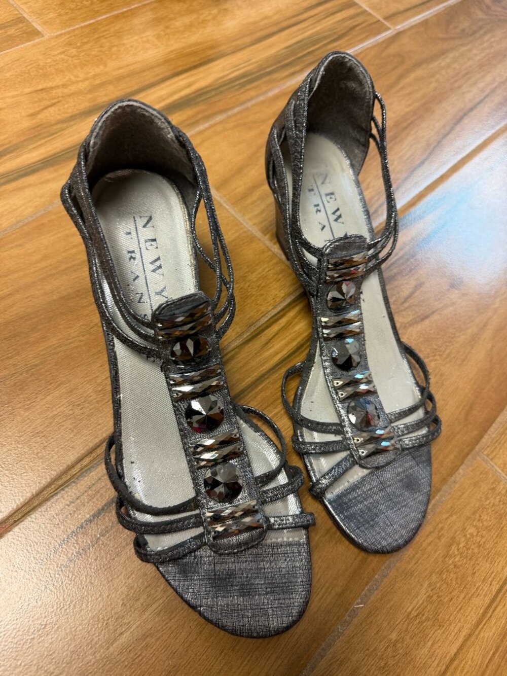 New York Transit Women's Silver Strappy Wedge Sandals Size 8 In Great Shape!